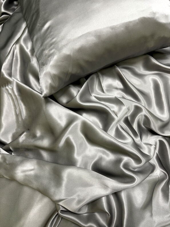 Emadepäeva komplekt - udusulepadi + Padjapüür 100% Mulberry siid Silver - Image 3