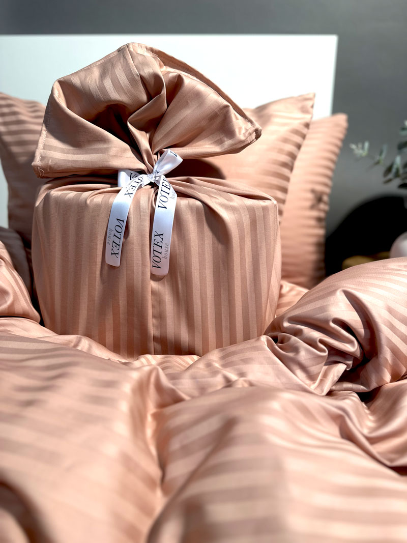 Voodipesukomplekt puuvillasatiin Triipsatiin Almond - Image 3